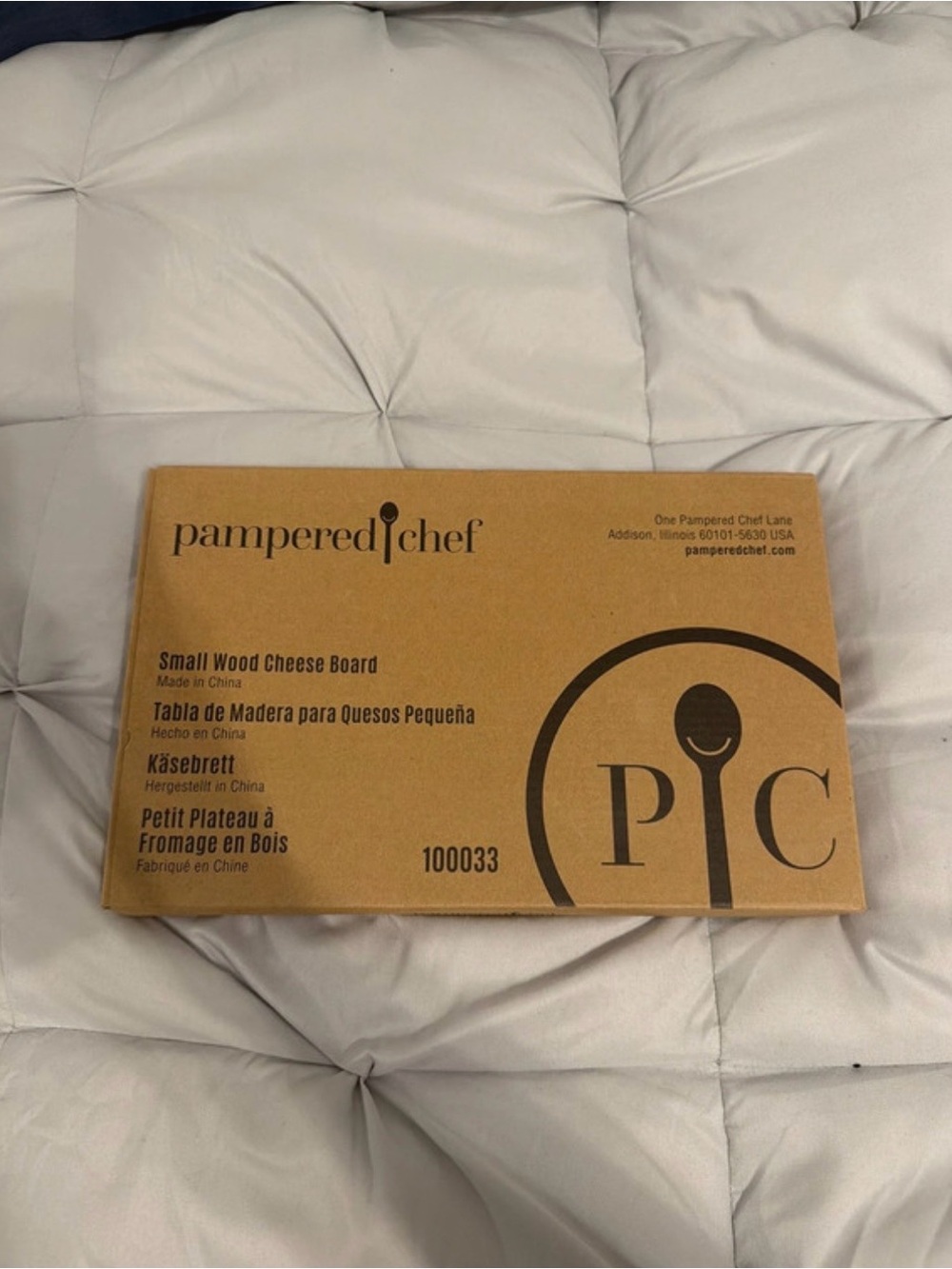 Pampered Chef Natural Brown Small Wood Cheese Board in Box